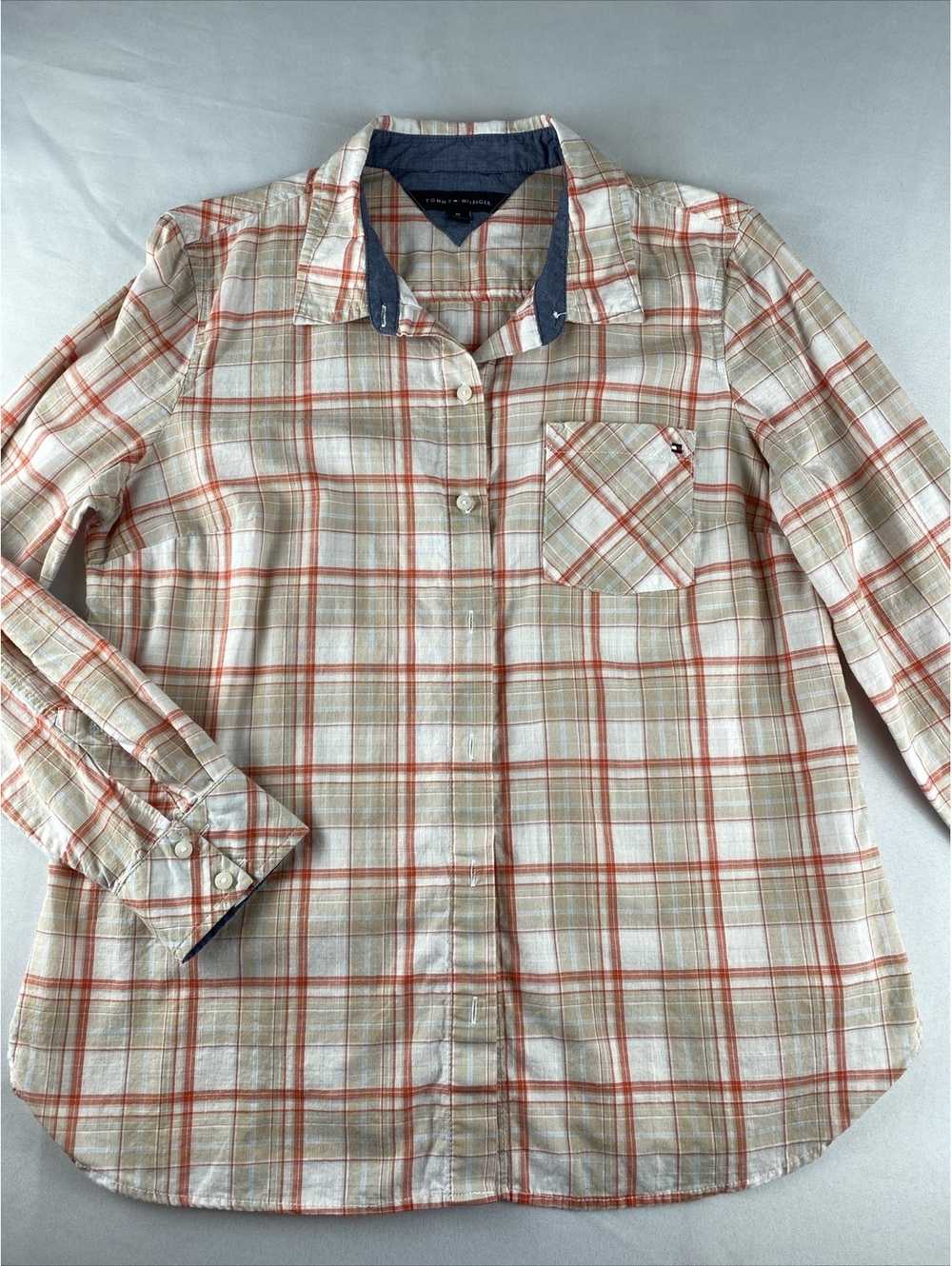 tommy hilfiger button up, women’s Med, long sleeve, plad design